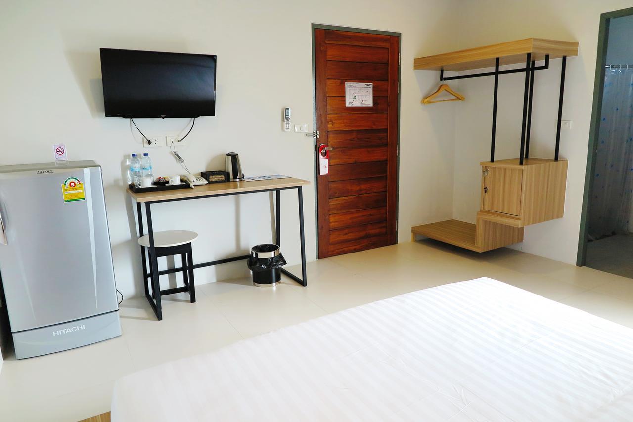 Phuket Marine Poshtel - Sha Plus Csalong Kültér fotó